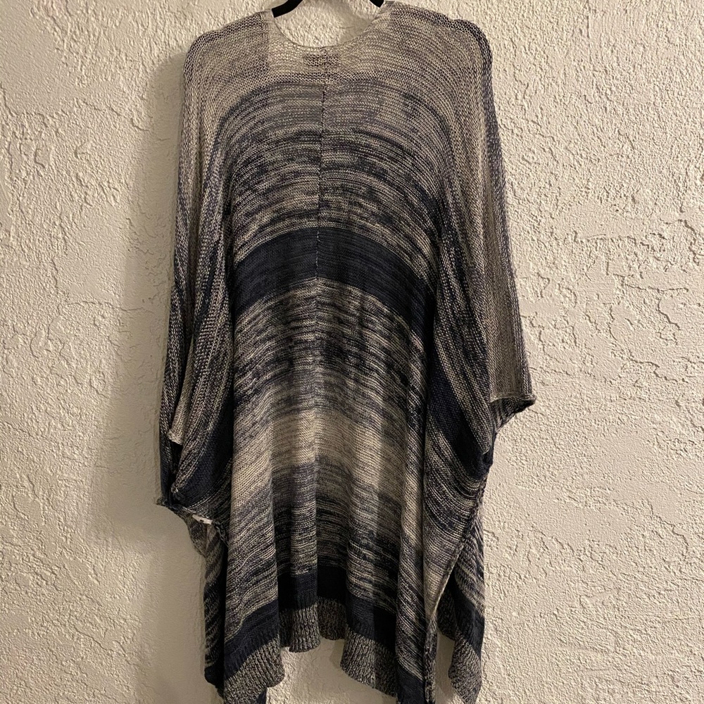 Abercrombie & Fitch Poncho.